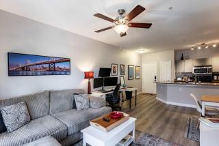 Desert Dreams 2BR with Pool and Chill Vibes - Phoenix - 8
