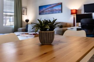 Desert Dreams 2BR with Pool and Chill Vibes - Phoenix - 1