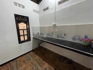 Silva Hostel & Rooms - Trincomalee - 5