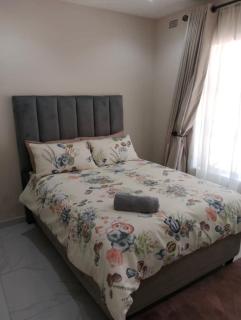 Juliet Royal Villa Monavale Avondale west - 2