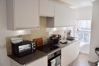 2 Bedroom Golden Triangle Apartment with Parking - Norwich - 3