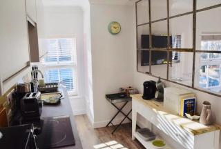 2 Bedroom Golden Triangle Apartment with Parking - Norwich - 2