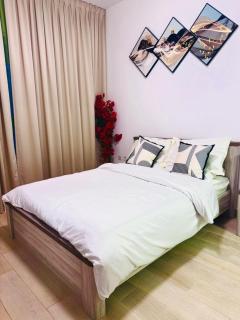 Luxurious 1BR Apartment with Stunning Views - 9