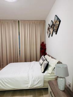 Luxurious 1BR Apartment with Stunning Views - 7