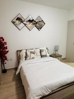 Luxurious 1BR Apartment with Stunning Views - 8