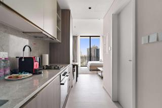 Bright studio in Arjan with pool gym and parking - 4