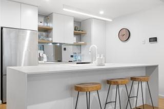 City Escape - Newcastle CBD - Spacious Apartment with a Beautiful Courtyard - Newcastle - 1