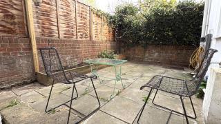 Antique BnB Hackney - 9