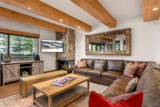 Landmark Condos 2 Bedroom In Lionshead Village - 8