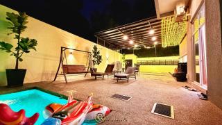 SK Villa With 35Pax JACUZZI Swimming Pool Karaoke BBQ PooL Table - Malacca - 8