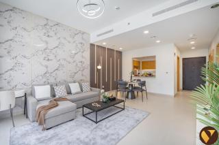 Vogue Bellevue Downtown - Stylish One Bedroom Apartment with Balcony, Walkable to Burj Khalifa and Dubai Mall, Fully Renovated - Sabkhah - 2