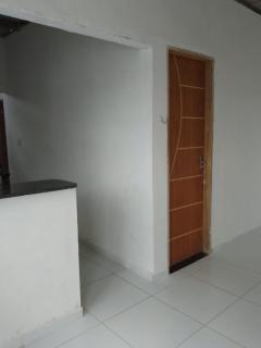 Casa com PISCINA em local tranquilo com valor acessível - 1