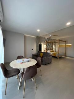 La LIPA Suites - 1