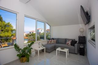 Apartments - House Monarch - beach, center & shared pool access - Sutivan - 8