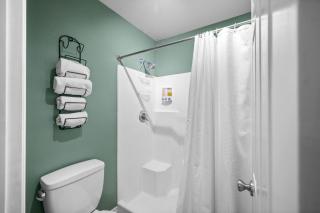 Modern Oceanside Stay with Yard & Laidback Vibes - Oceanside - 7