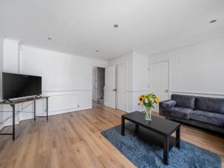 Pass the Keys Spacious 3BR Home wFree Parking - 5