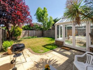 Spacious, Garden home by Walton Station - Pass the Keys - 0