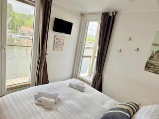 Luxe Watercottage - Houseboat Toplocatie Waterrijck Sneekermeer - Offingawier - 4