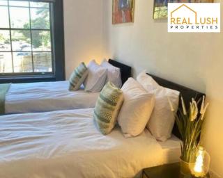 Large 4 Bed Home With Free Parking - Burton upon Trent - 8