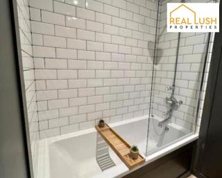 Large 4 Bed Home With Free Parking - Burton upon Trent - 6