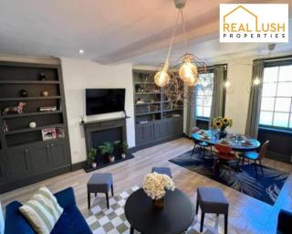 Large 4 Bed Home With Free Parking - Burton upon Trent - 1