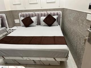 Hotel Shree Guru International 300 Meter From New Delhi Railway Station - Nuova Delhi - 1