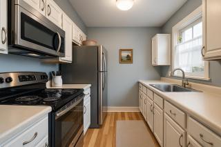 Mountainside Condo King Bed, Two Hot Tubs, Fireplace, Pool , on the Free Bus Route - 7