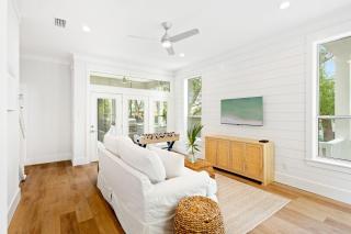 Pearly White By Stay on 30a, Golf Cart, Private Pool, Bikes - Seacrest - 9