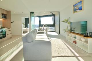 SkyHigh Comfort Central Luxe Stay 2B1B apartment - Perth - 0
