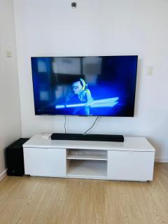 Avant at the Fort BGC with King Bed and Motorized Curtains & 65 in TV - Manila - 5
