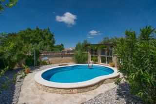 Arwen, Apartment with pool - 9