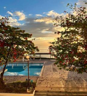Bayfront Luxury beachfront escape Portmore Book Now - Portmore - 5