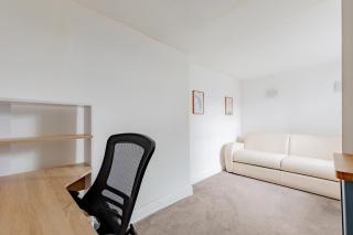 Snug 2BD Flat with Patio Heart of North London - London - 2