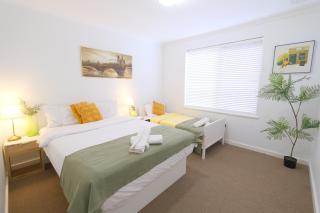Relaxing Two-Bedroom Retreat Near the Airport - Perth - 0