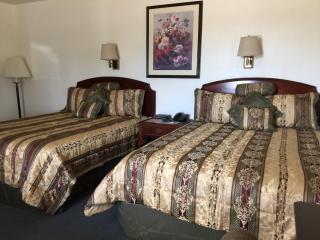 Crest Country Inn - 9