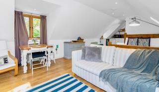 The Summer Chalet - Roslin - 6