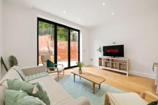 Spacious 3bd l Family Home - Coulsdon - 0
