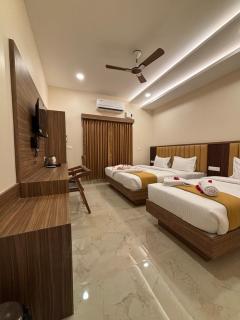 Hotel Saesha International - 7