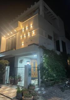 Infinite Comfort Dwelling - 5 marla full house - Lahore - 0
