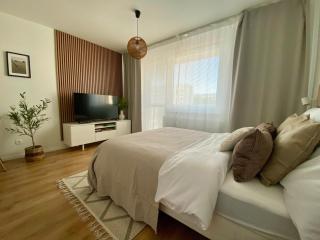 Elyra Airport Apartment - - 9