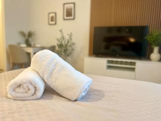 Elyra Airport Apartment - - 8