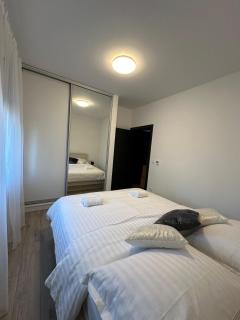 One-Bedroom Deluxe Apartment 2 - 4