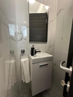 One-Bedroom Deluxe Apartment 2 - 2