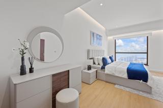 Luxury 2BR with Full Sea and Dubai Eye view in JBR - 5