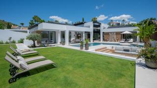VACATION MARBELLA I Villa Thyma, Brand-New Villa, Swimming-pool, Cinema Roon and Bar, Private Gym, Minutes from the Marina and the Beach - Marbella - 5