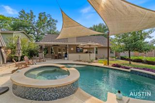 Pool Hot Tub Parking EV Charger 4BR 3BA N Austin Getaway by Austin Vacay - Austin - 0