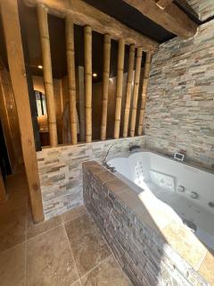Maison romantique avec jacuzzi privatif - 7