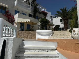 Apartment - Sleeps 10 - Parking - Garden - Pool - 3