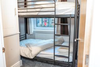 3 bedroom house - Walsden - 9