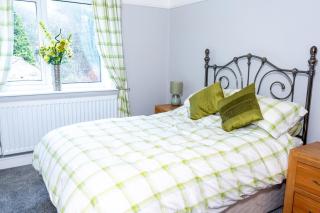 3 bedroom house - Walsden - 8